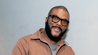 Tyler Perry Presents a $21,000 Tip to Out-of-Work Restaurant Servers in Atlanta